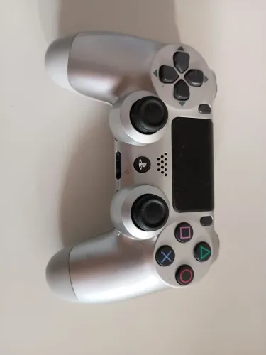 Controle PS4 Original semi-novo funcionando perfeitamente 