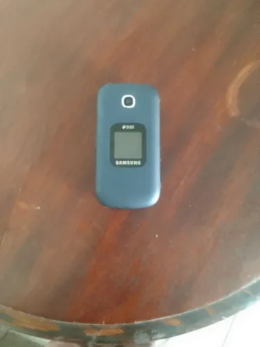 Estou desapegando de celular antigo e batedeira