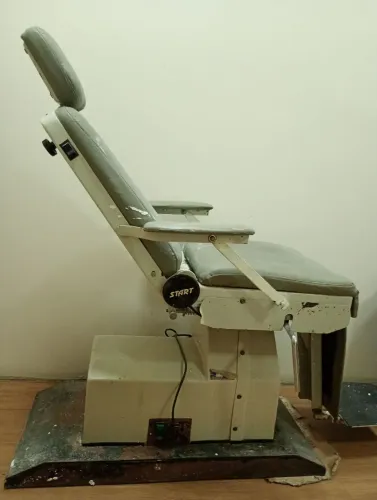 Cadeira de consultório médico