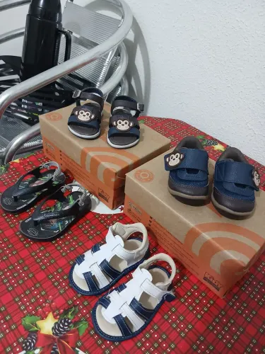 Lote de sapatinho de menino