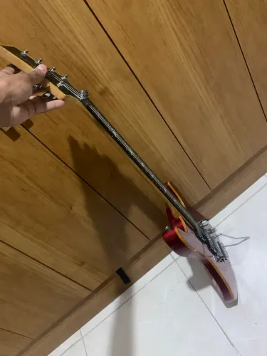 Guitarra profissional em perfeito estado!