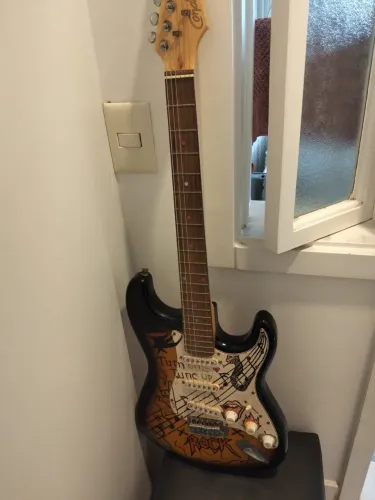 Guitarra Condor