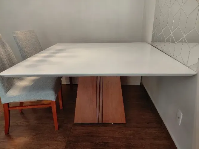 Mesa de Jantar madeira massiça com Tampo de Vidro White/branco e 4 Cadeiras