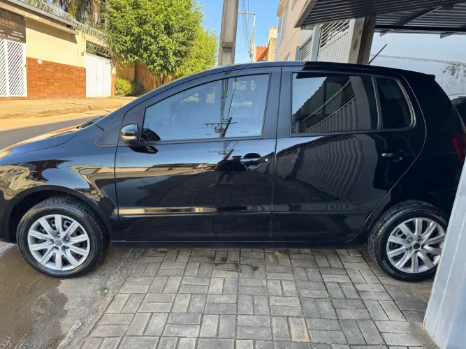 Volkswagen Fox 1.0 MI Total Flex 8V 5P 2013