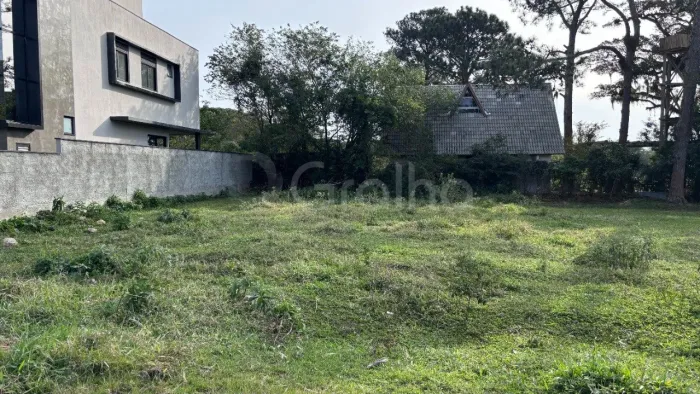 Terreno de 450m² no Ribeirão da Ilha