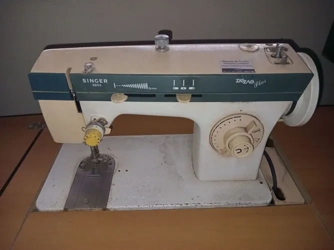 Máquina de costura Singer 3903 Zig-zag Plus