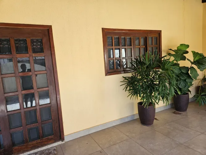Vendo 02 janelas e 01 porta