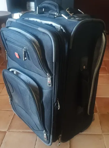 Mala de bordo Swissgear Expansível 2 rodas pra usar na cabine em cima no avião Tam padrão