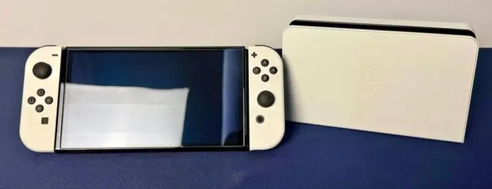 Nintendo Switch OLED (Console + 3 Jogos na Memória) - Excelente Estado!