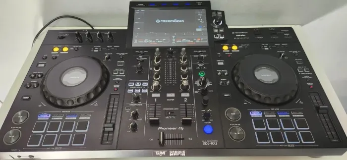CONTROLADORA PIONNER XDJ RX3 + HARDCASE