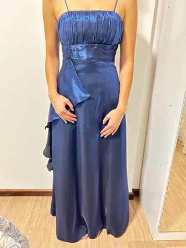 Vestido de festa longo elegante em cetim azul escuro