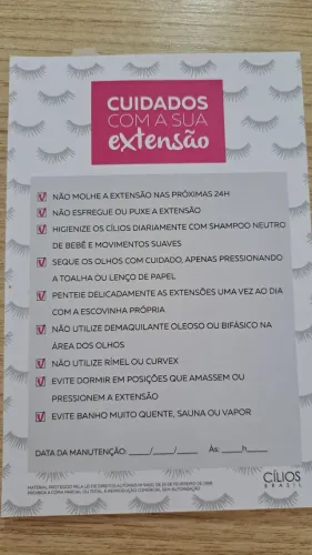 Bloco de cuidados extensão de cílios