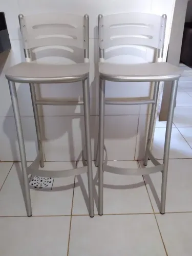 Duas lindas Banquetas novas