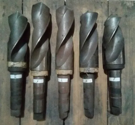 Brocas de aço rápido - Haste helicoidal - Preço por kg.