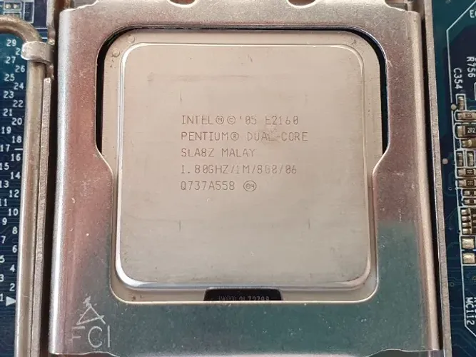 Placa mãe modelo 945GCT-M FSB-800, Soquete LGA775, Vídeo integrado na placa.