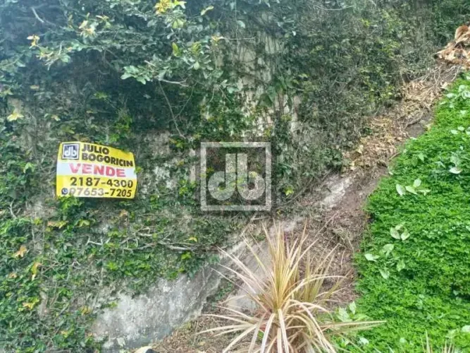 RARIDADE - terreno vazio, utilização estritamente residencial, em local privilegiado do Co