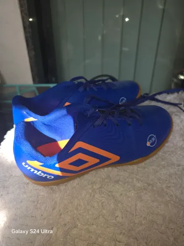 Chuteira de Futsal Umbro Orbit - Tamanho 34