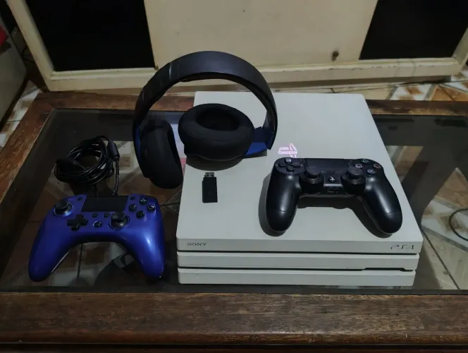 Playstation 4 Pro Branco 1TB <br>