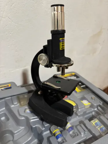 Microscópio para crianças - Zoom 100x, 300x e 600x