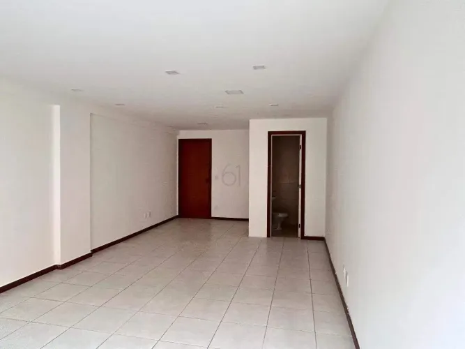 Sala Comercial no Coração do Setor de Rádio e TV Sul