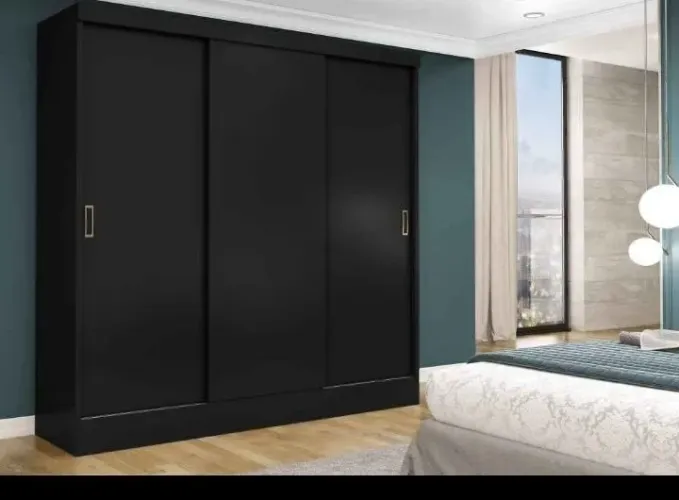 Guarda roupa preto
