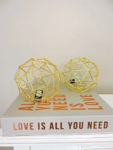 Escultura geométrica aramada - Novo