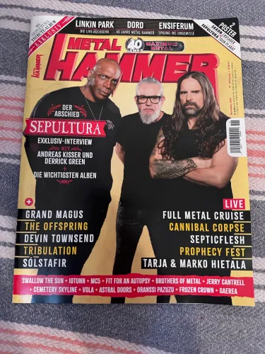 Revista colecao Sepultura Metallica Rock maiden sabbath
