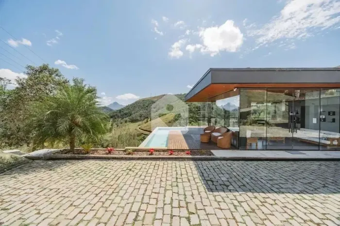 Casa para venda com 4 quartos, 2700m² - Araras - Petrópolis/RJ