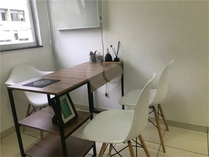 Loja à venda ou para alugar no condomínio Edificio Monte Carmel, Rio de Janeiro - RJ