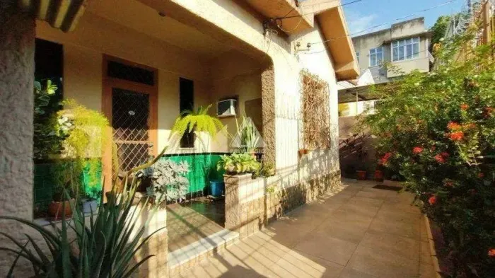 Casa de 3 Quartos com piscina à venda em Santa Teresa