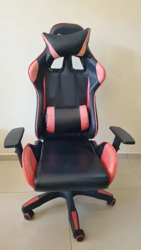 Cadeira gamer preto e vermelha
