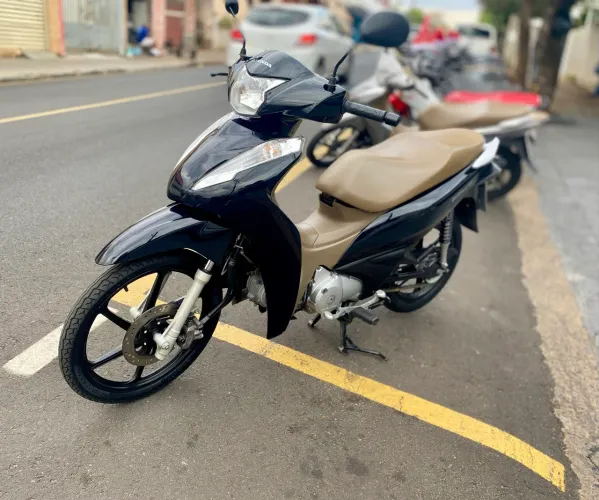 Vendo HONDA BIZ 125 17/18