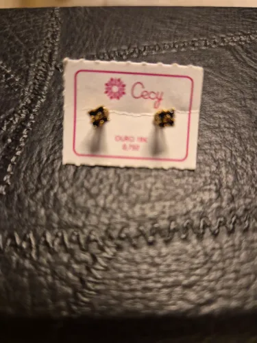 Brincos Ouro 18k 750 com safiras azuis