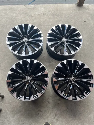 Roda Corolla aro 17 Black diamantada.