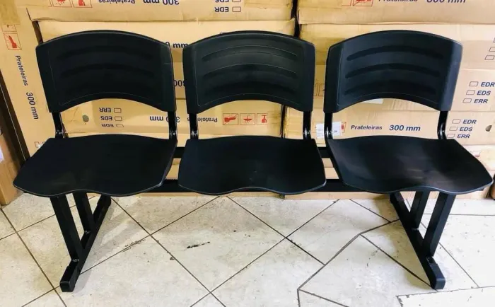 Cadeira para espera com 3 lugares