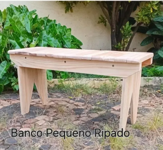 Banco  Ripado em Madeira Natural sem Encosto