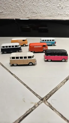 Greenlight Hollywood  1967 Volkswagen Samba Bus  VALOR UNITÁRIO 