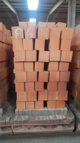 Trabalho com vendas de tijolos diretamente de fábrica ? 