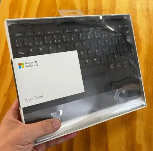 Surface Go Type Cover - Preto
