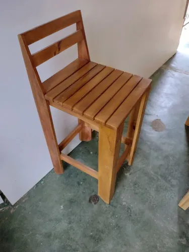 Vendo banquetas com encosto