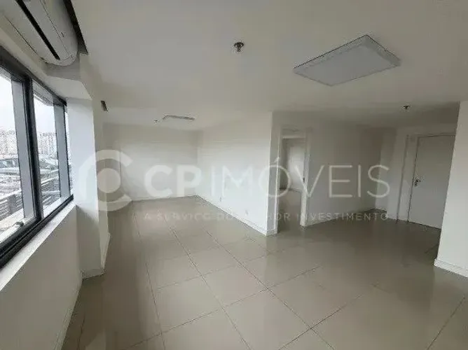 Sala comercial com 61,62 m² e 2 vagas no Icon Office