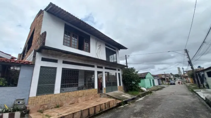 BAIXOU!!!CASA A VENDA - 5 QUARTOS, CJ BENJAMIN SODRÉ, PARQUE VERDE, BELEM/PA