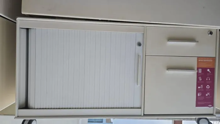 Armário de escritório com gaveta e porta rolo produto é aço seminovo