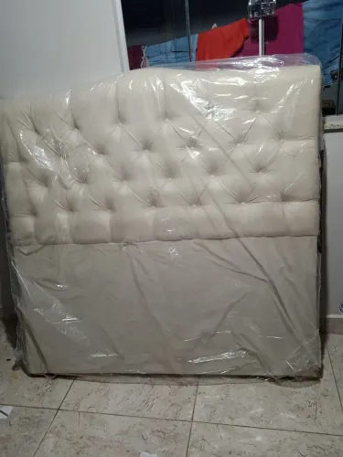 Cabeceira de Cama Estofada com Botões