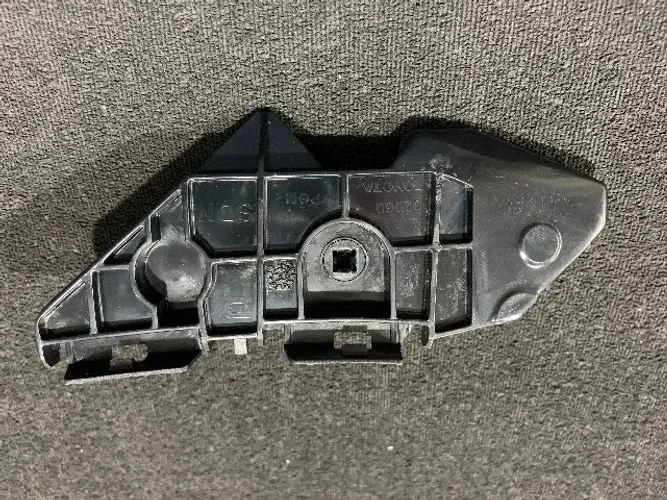Guia Parachoque Traseiro Direito Toyota Corolla 2009-2014