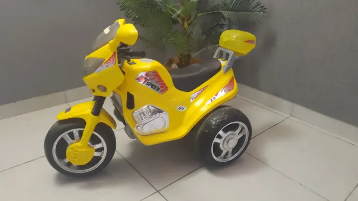 Moto elétrica infantil 