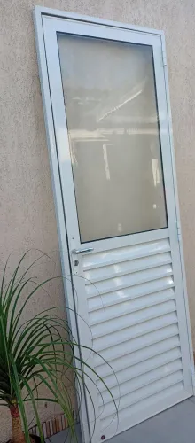 Porta Articulada de Alumínio com Vidro/0,76 x 2,14