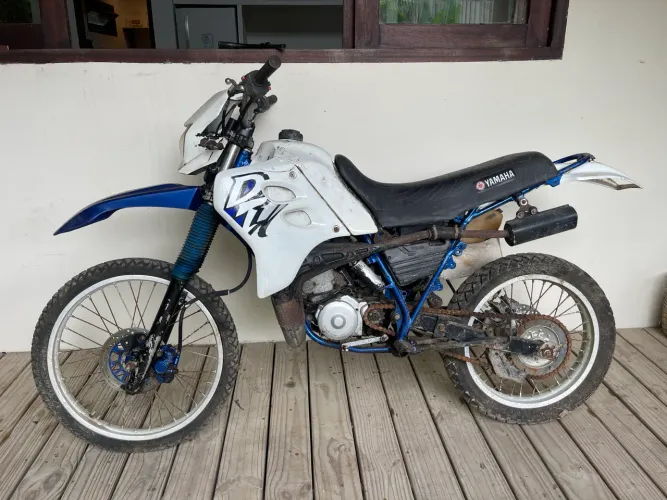 Moto DT pequena revisão 