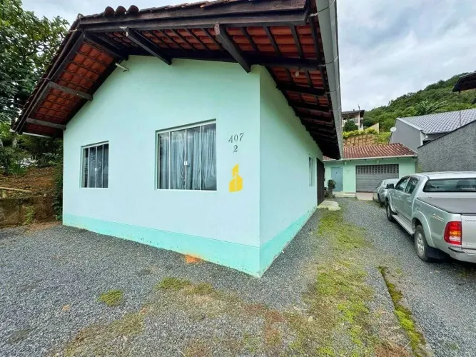 Terreno com duas casas