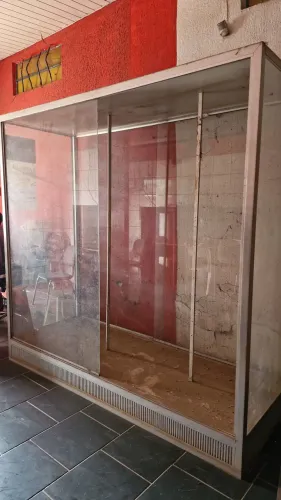 Expositor Comercial de Vidro